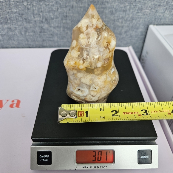 Flower Agate Flame Crystal Tower Point carved - Picture 5 of 6